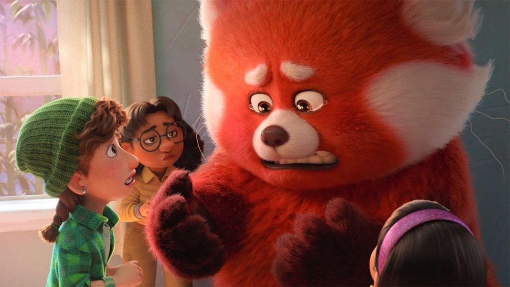 Mei (Rosalie Chiang), Miriam (Ava Morse), Priya (Maitreyi Ramakrishnan) e Abby (Hyein Park) in una scena del film  Red (2022) di Pixar Animation Studio su Disney+ dall'11 Marzo 