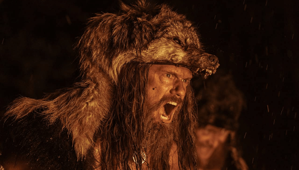 Alexander Skarsgård in una scena del film The Northman (2022) di Robert Eggers in uscita il 21 aprile