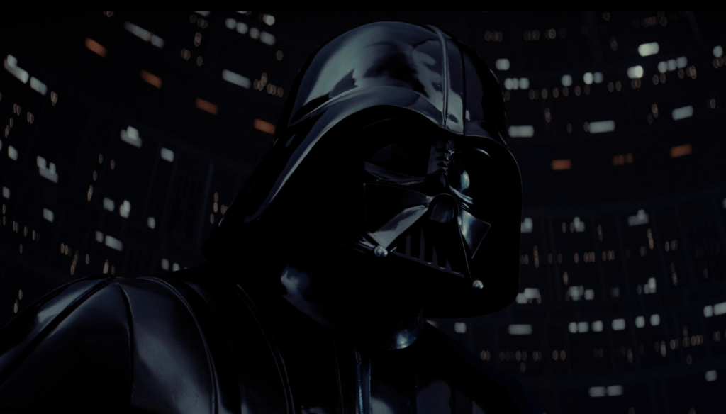 David Prowse in una scena del film Star Wars: L'impero colpisce ancora (1980) diretto da George Lucas 
