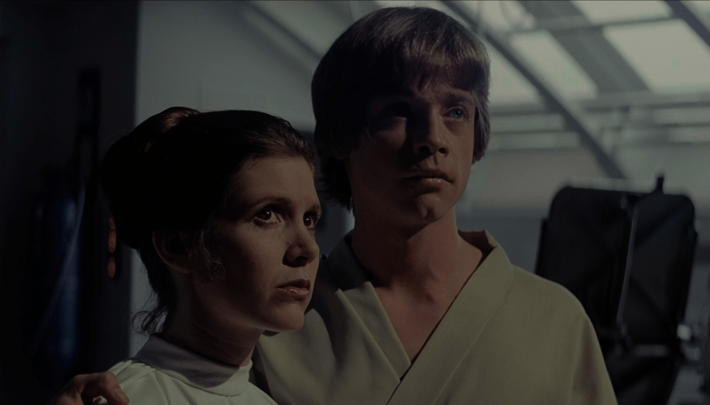 Carrie Fisher e Mark Hamill in una scena del film Star Wars: L'impero colpisce ancora (1980) diretto da George Lucas 