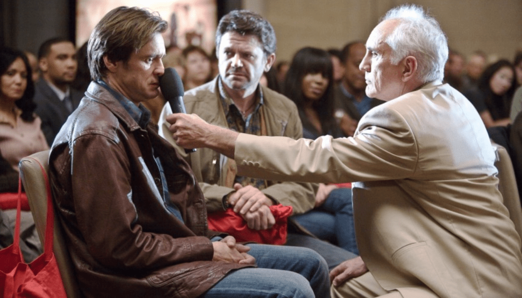 Jim Carrey, John Michael Higgins e Terence Stamp in una scena di Yes Man (2008) per la regia di Peyton Reed 