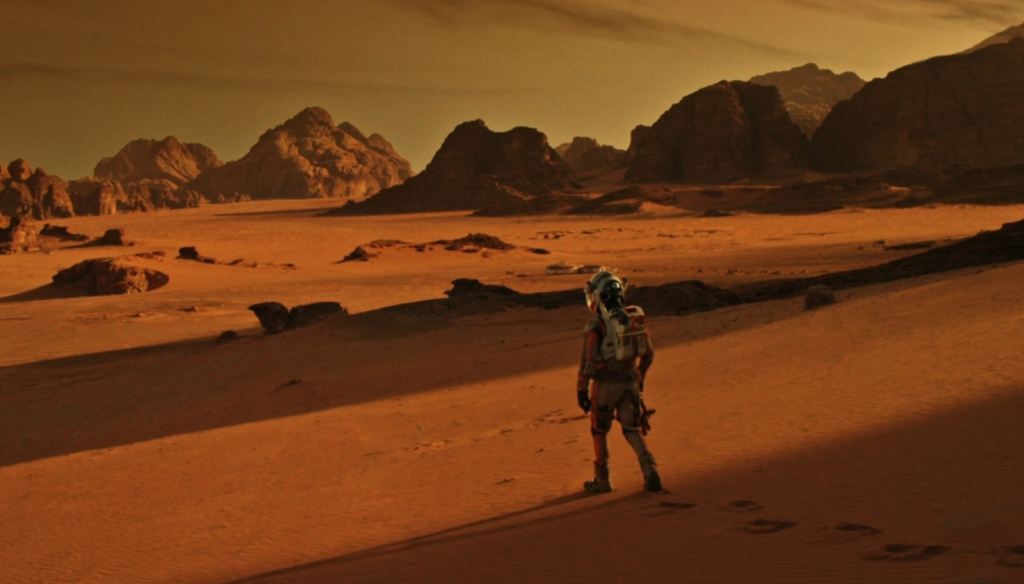 Matt Damon in una scena di The Martian (2015) di Ridley Scott