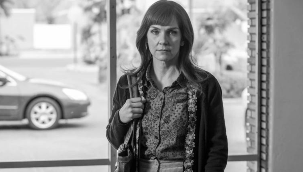 Rhea Seehorn in una scena di Better Call Saul, serie tv AMC in Italia distribuita da Netflix