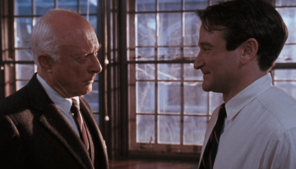 Robin Williams e Norman Lloyd in una scena de L'attimo fuggente (1988) di Peter Weir