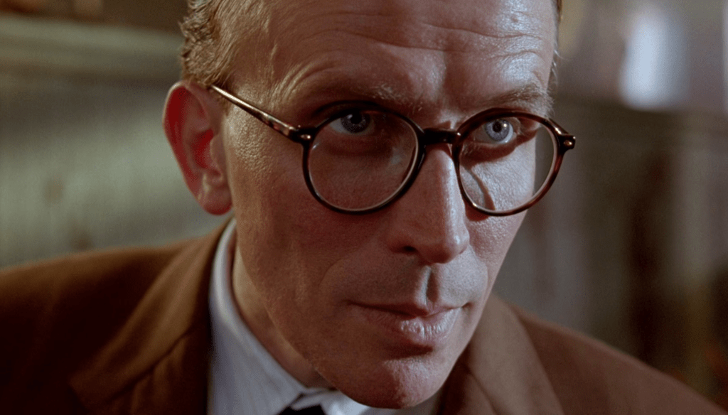 Peter Weller in una scena di Il pasto nudo (1991) di David Cronenberg