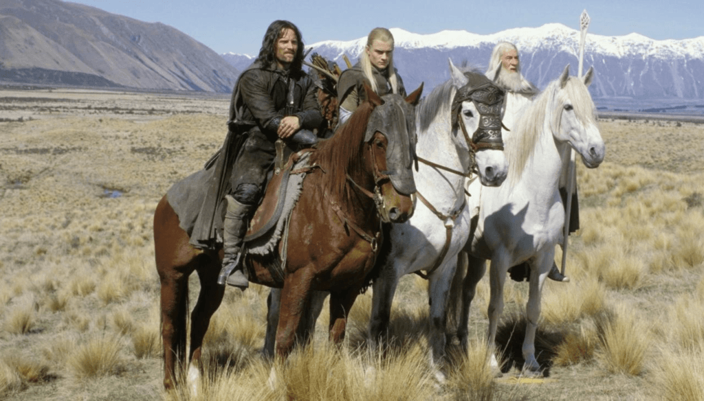 Viggo Mortensen, Orlando Bloom e Ian McKellen in una scena di Il Signore degli Anelli - Le due torri (2002) di Peter Jackson 