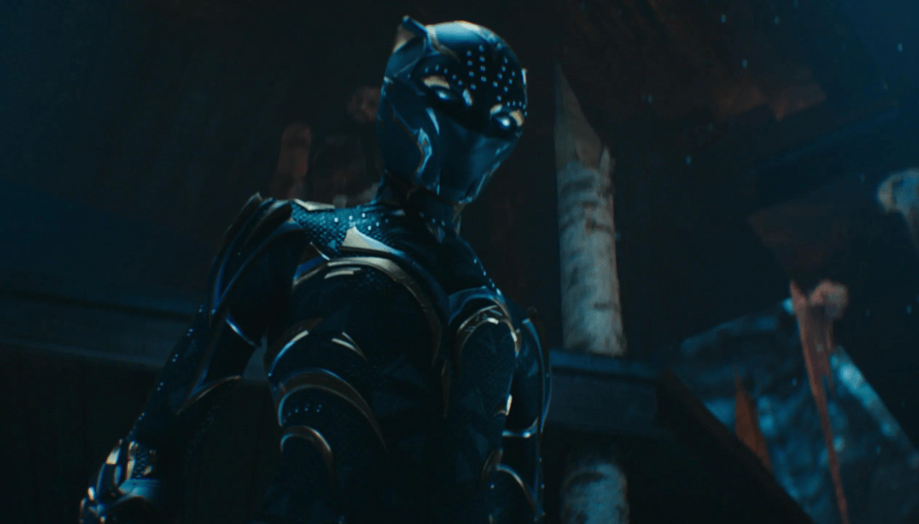 Letitia Wright, in una scena di Black Panther: Wakanda Forever (2022) di Ryan Coogler 