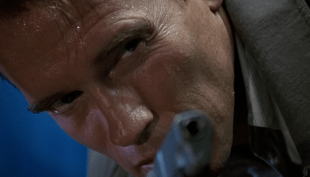 Arnold Schwarzenegger in una scena True lies (1994) di James Cameron