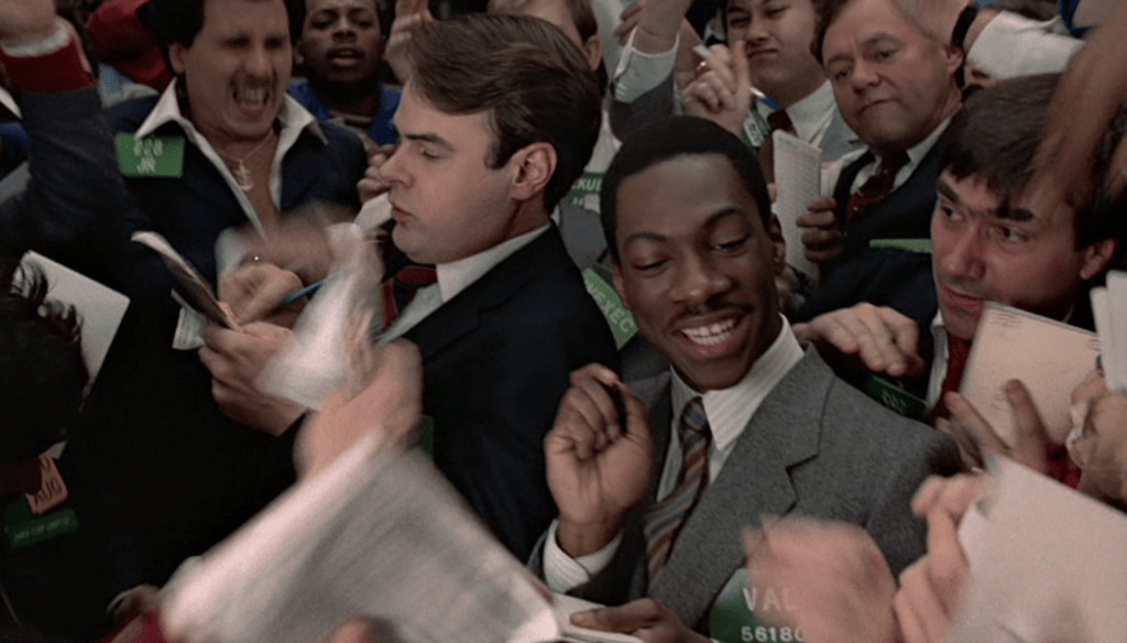 Eddie Murphy e Dan Aykroyd in una scena di Una poltrona per due (1983) di John Landis