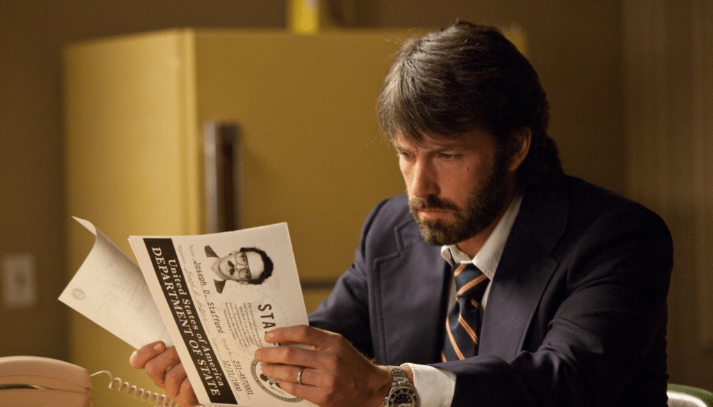 Ben Affleck in una scena di  Argo (2012) di Ben Affleck