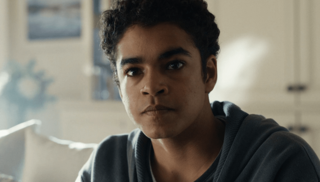 Amir Wilson in una scena di His Dark Materials (2019 - 2022) è una serie tv HBO