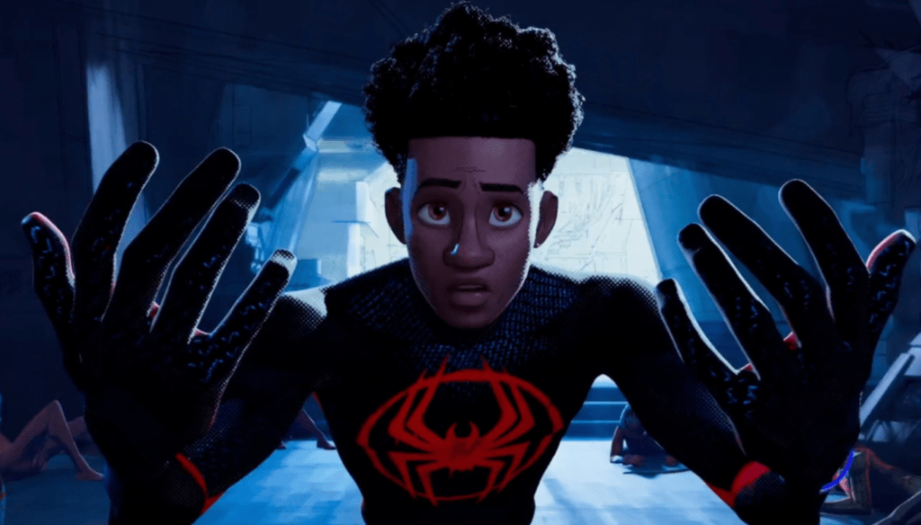 Miles Morales in una scena di Spider-Man: Across the Spider-Verse (2023) di Joaquim Dos Santos, Kemp Powers e Justin K. Thompson 