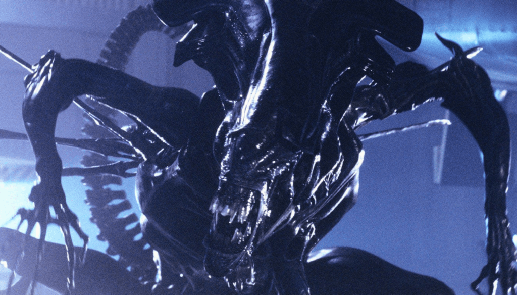 Queen Xenomorph in una scena di Aliens (1986) di James Cameron 
