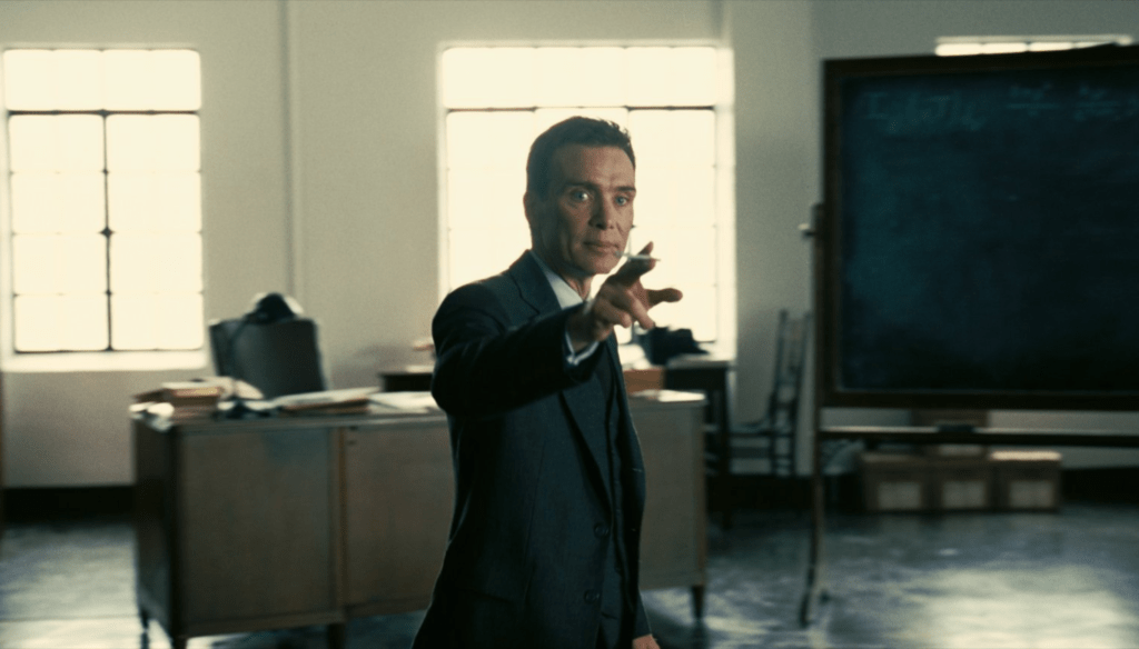 Cillian Murphy in una scena di Oppenheimer (2023) di Christopher Nolan