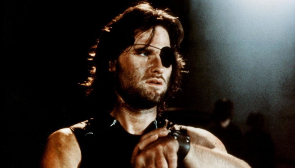 Kurt Russel in una scena di 1997: Fuga da New York (1981) di John Carpenter