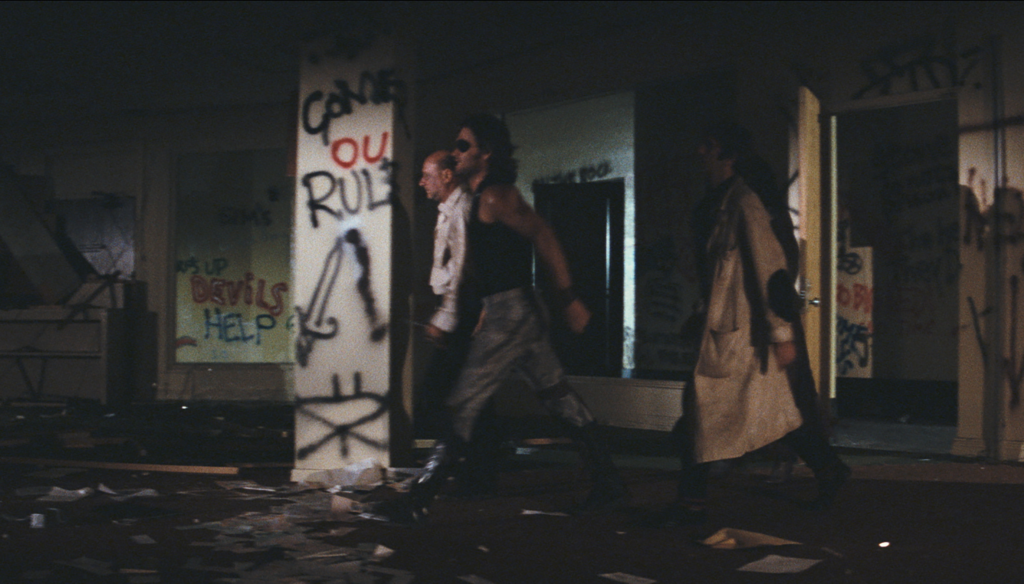 Kurt Russel in una scena di 1997: Fuga da New York (1981) di John Carpenter