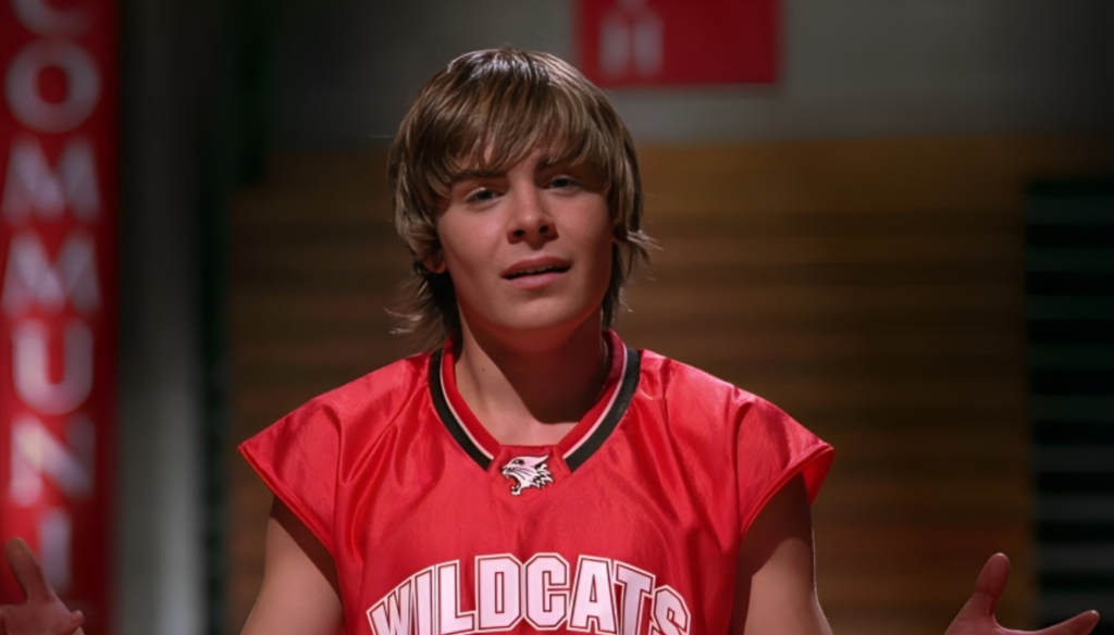 Zac Efron in una scena di High School Musical (2006) di Kenny Ortega