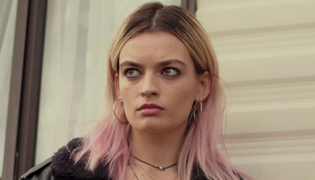 Emma Mackey in una scena di Sex Education (2019 - 2023), serie tv Netflix