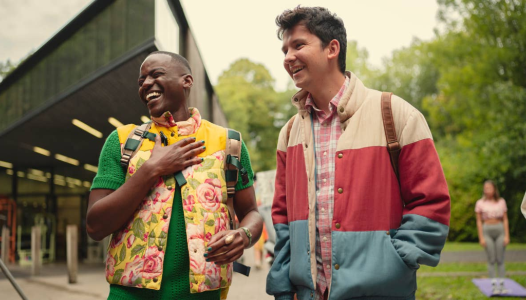 Ncuti Gatwa e Asa Butterfield in una scena di Sex Education (2019 - 2023), serie tv Netflix 