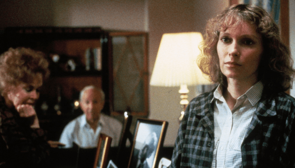 Mia Farrow in una scena di Hannah e le sue sorelle (1986) di Woody Allen