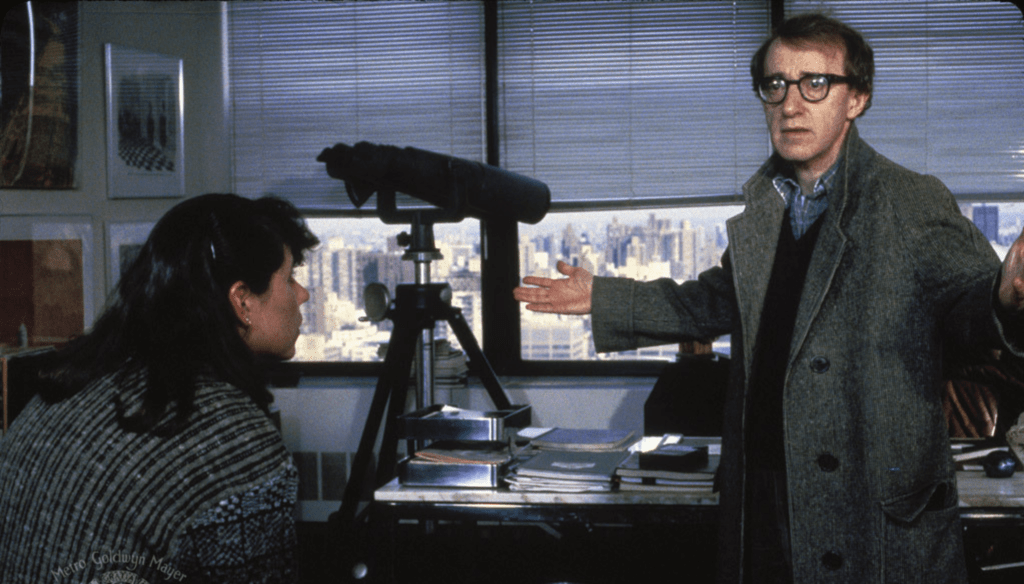 Woody Allen in una scena di Hannah e le sue sorelle (1986) di Woody Allen