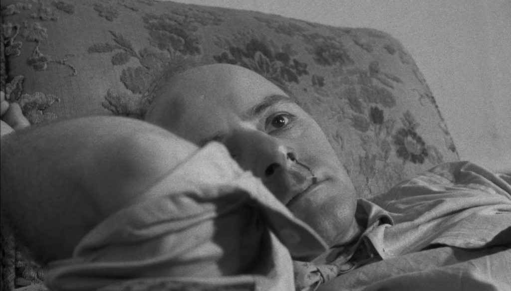 Harry in una scena di Night of the living dead (1968) di George Romero