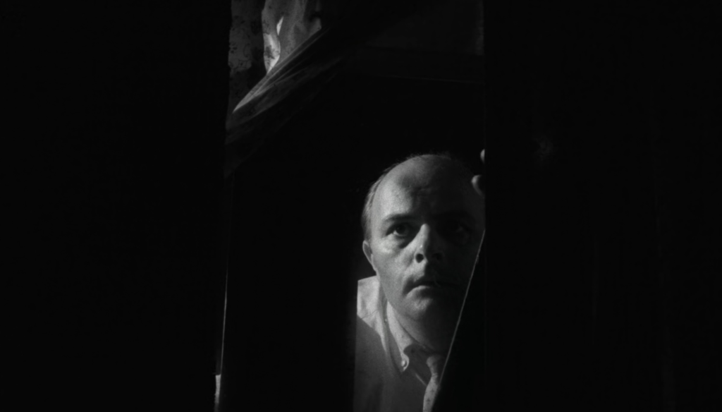 Harry in una scena di Night of the living dead (1968) di George Romero