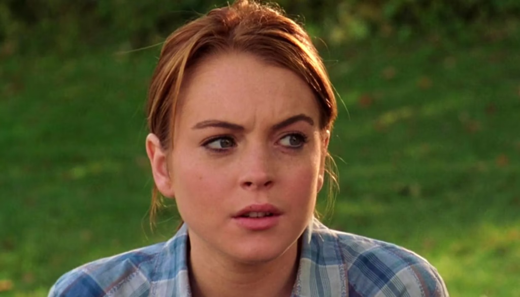 Lindsay Lohan in una scena di Mean Girls (2004) di Mark Waters