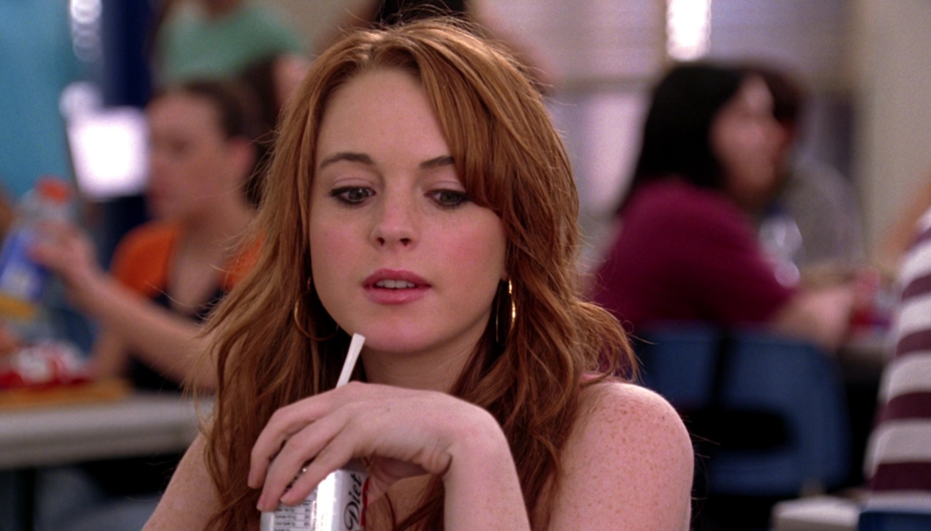 Lindsay Lohan in una scena di Mean Girls (2004) di Mark Waters