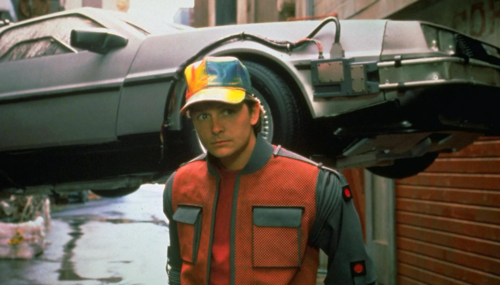 Michael J. Fox in una scena di Back to the future Part II (1989) di Robert Zemeckis