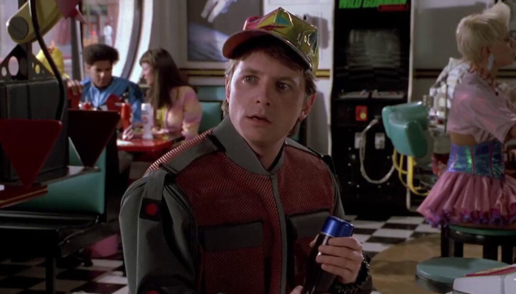 Michael J. Fox in una scena di Back to the future Part II (1989) di Robert Zemeckis