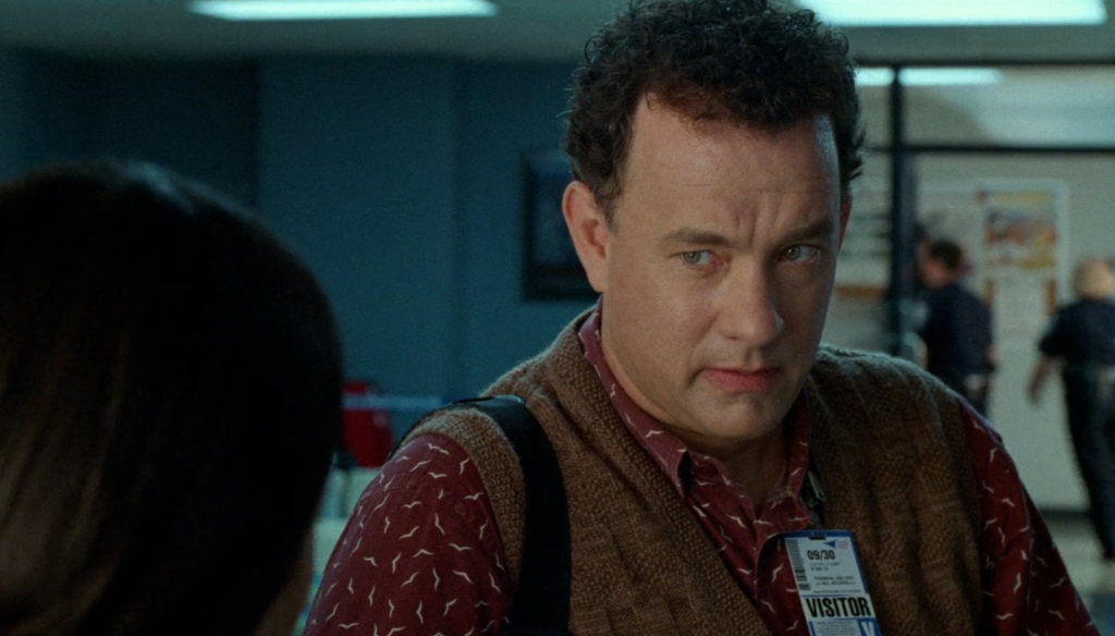 Tom Hanks in una scena di The Terminal (2004) di Steven Spielberg