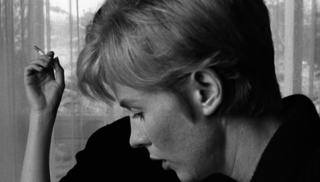 Bibi Andersson in una scena di Persona (1966) di Ingmar Bergman