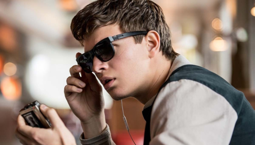 Ansel Elgort in una scena di Baby Driver (2017) di Edward Wright