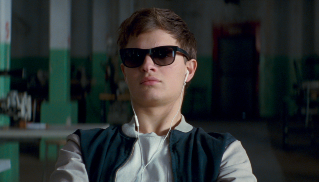 Ansel Elgort in una scena di Baby Driver (2017) di Edward Wright