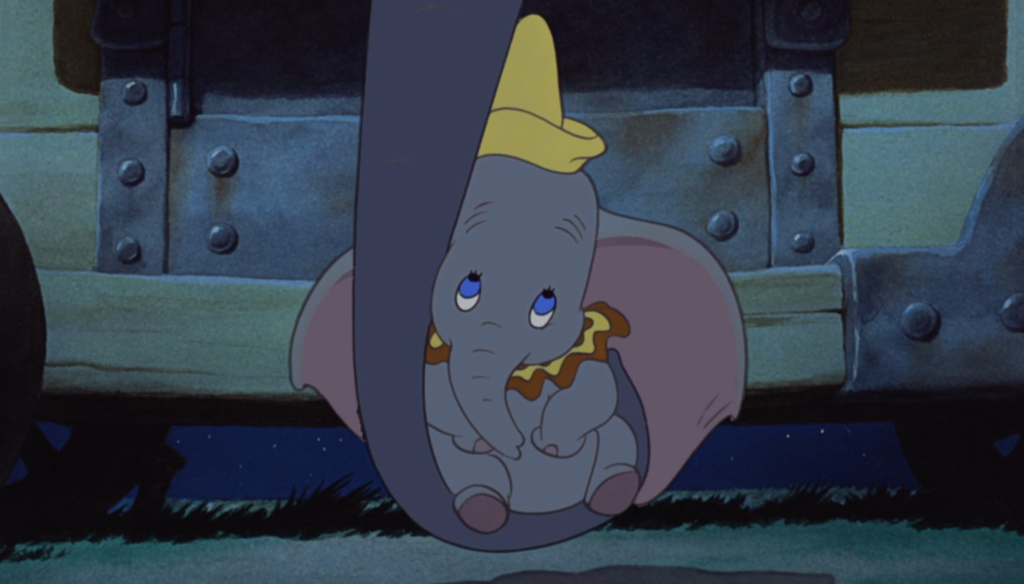 Dumbo e la signora Jumbo in una scena di Dumbo (1942) di Ben Sharpsteen
